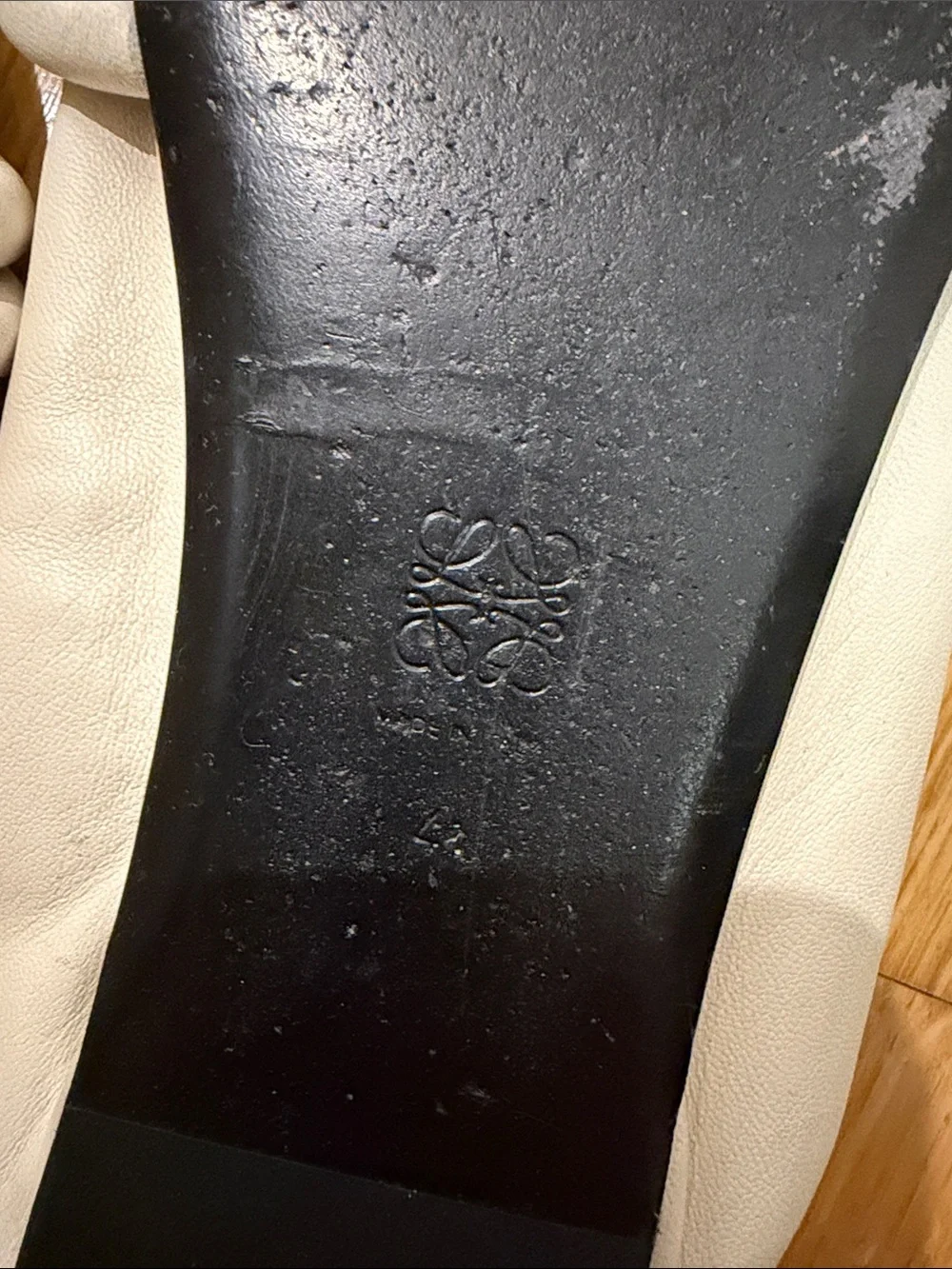 Loewe White Knotted Bow Leather Loafers - Picture 5 of 7